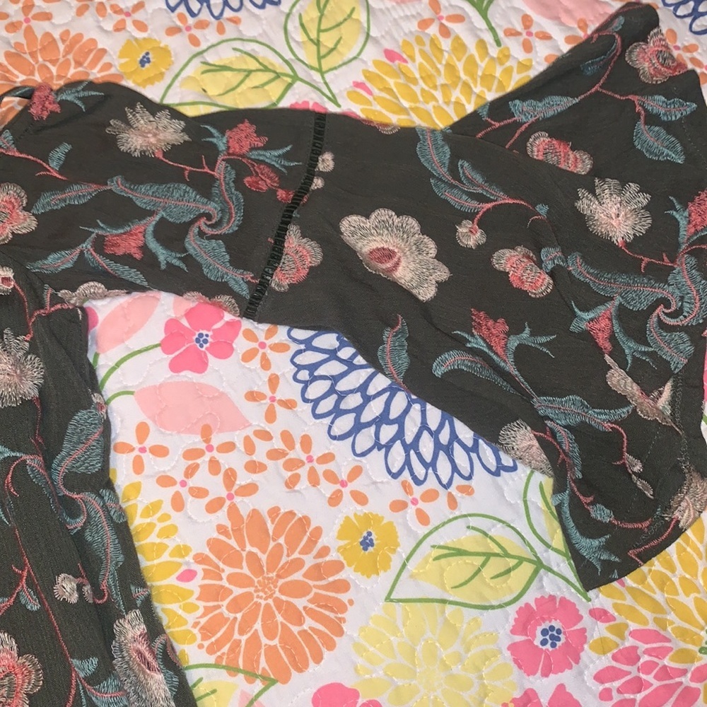 NWOT LUXOLOGY SIZE 8 FORAL DRESS - Picture 2 of 4